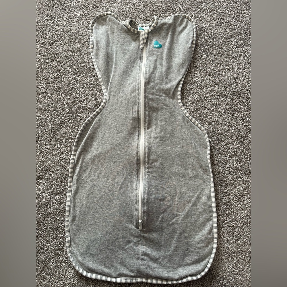 Love to Dream Swaddle Gray size Medium